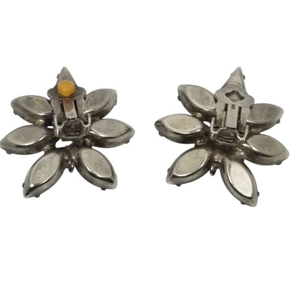 VINTAGE SILVERTONE & AURORA BOREALIS GLASS RHINESTONE STATEMENT CLIP ON EARRINGS - Picture 4 of 4